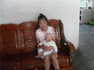 女婴吴琰雅和她的妈妈