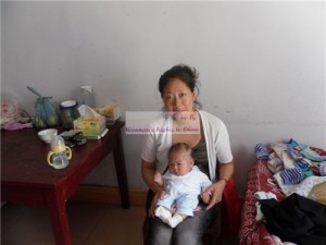 女婴蒋思彤和她的妈妈