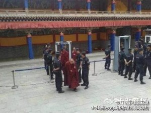 青海塔尔寺的喇嘛(李原风于 2013年7月发布)