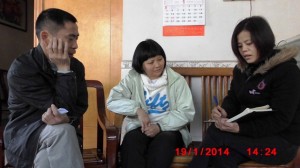 妇权义工苏昌兰在采访马胜芬的维权事迹 xiao