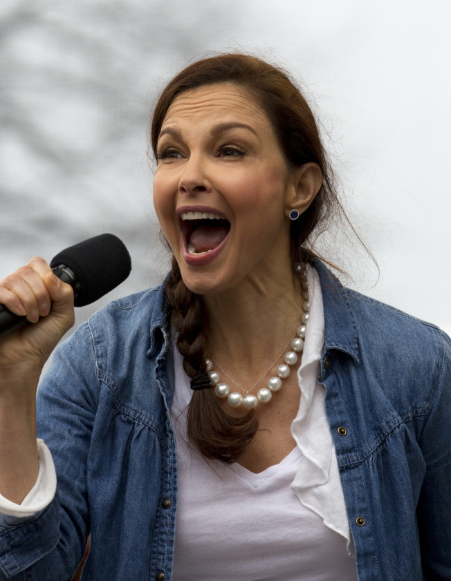 Actress Ashley Judd performs during the Women's March on Washington, Saturday, Jan. 21, 2017 in Washington. (AP Photo/Jose Luis Magana)