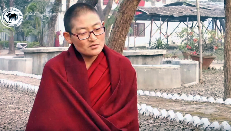 在格西考核中夺冠的流亡藏人女“格西”南卓